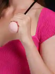 Розовый зонт в чехле