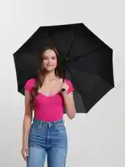 Черный зонт в чехле