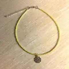 Желтый чокер из бисера с подвеской, разные варианты