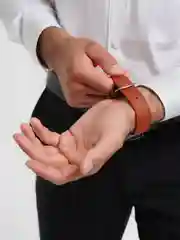 Бежевый часы кварцевые мужские