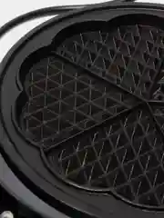 Черный вафельница электрическая BQ ST1001, с антипригарным покрытием, форма сердечек, 1200 Вт