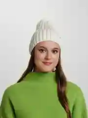 Белый шапка демисезонная,женская,осенняя,весенняя шапка