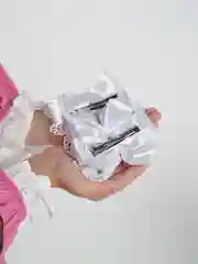 Белый бант для волос школьный, на зажиме
