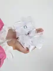 Белый бант для волос школьный, на зажиме