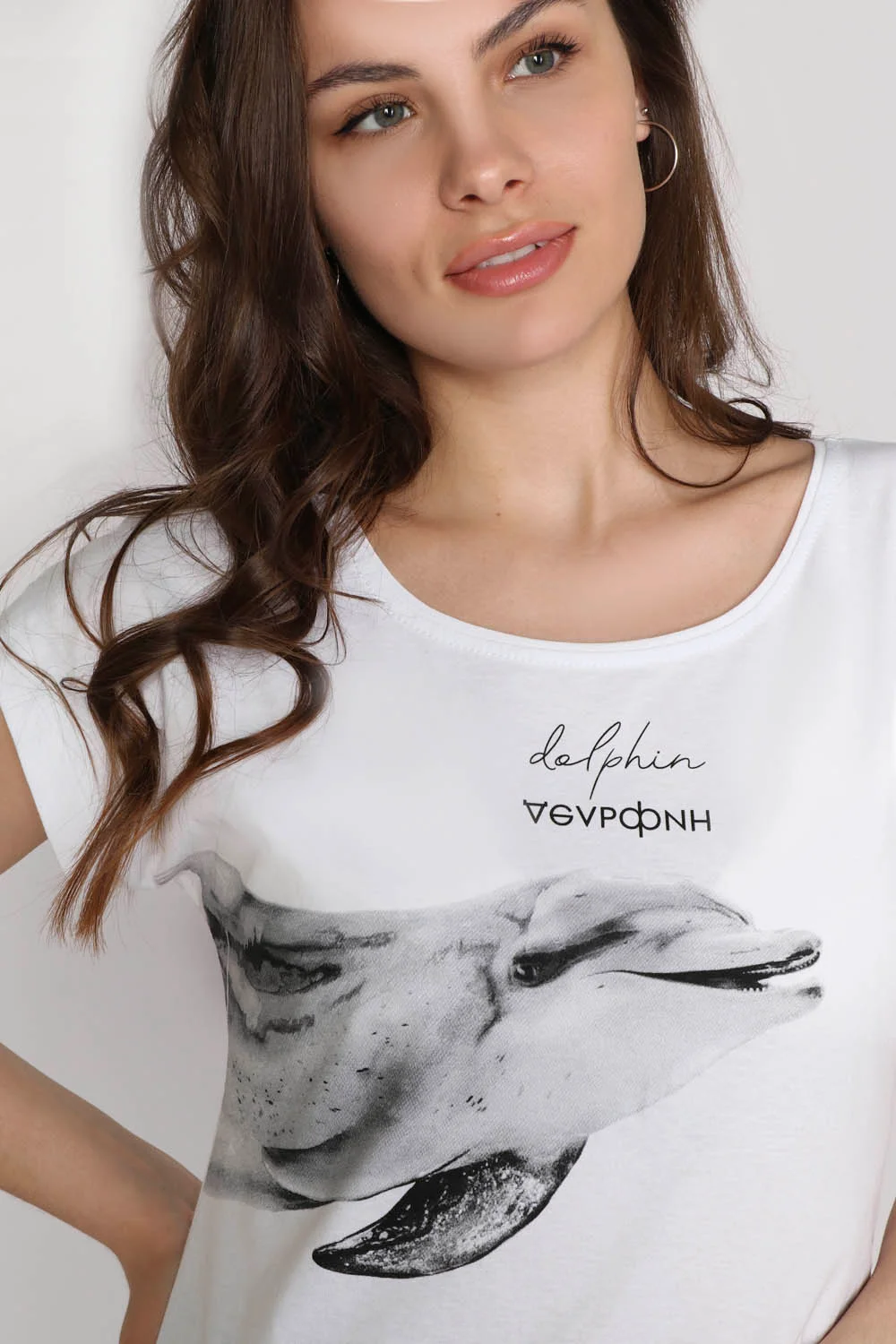 Белый футболка "Дельфин", женская