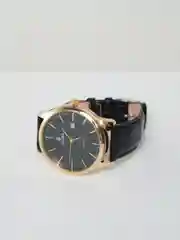Белый мужские наручные часы на кожаном ремешке
