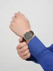 Белый мужские наручные часы на кожаном ремешке