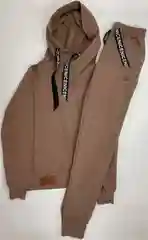 Карамельный спортивный костюм женский