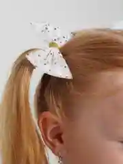 Белый бантики для девочек на каждый день
