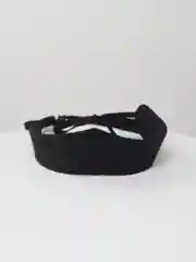 Черный кокошник