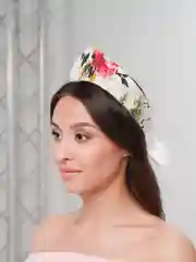 Светло-бежевый кокошник