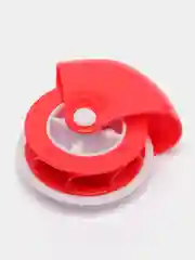 Красный инструмент для украшения выпечки