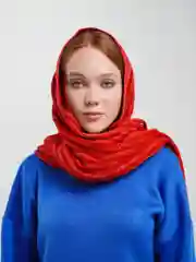 Красный шарф-палантин, осень-зима