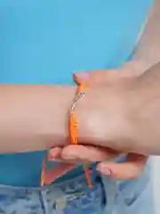 Медный браслет, красная нить