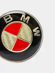 Красный эмблема наклейка на руль BMW 45 mm