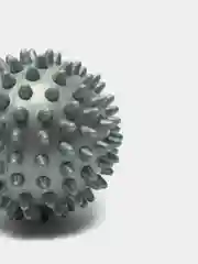 Серый мяч массажный с шипами для МФР, проминания стопы, йоги, фитнеса