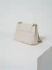 Белый сумка женская, на цепочке