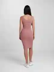 Розовый трикотажное платье миди