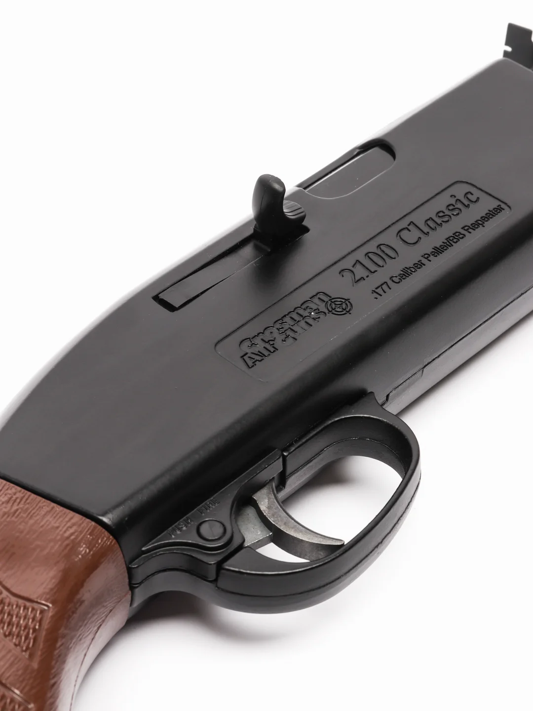 Пневматическая винтовка Crosman 2100 B 3Дж стреляет шариками и пулями 4,5 мм накачивается