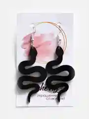 Черный серьги змеи