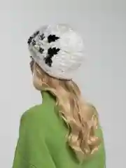 Молочный шапка женская, два цвета