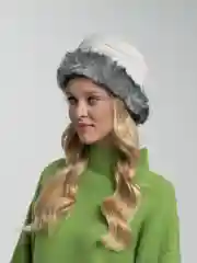 Белый шапка женская