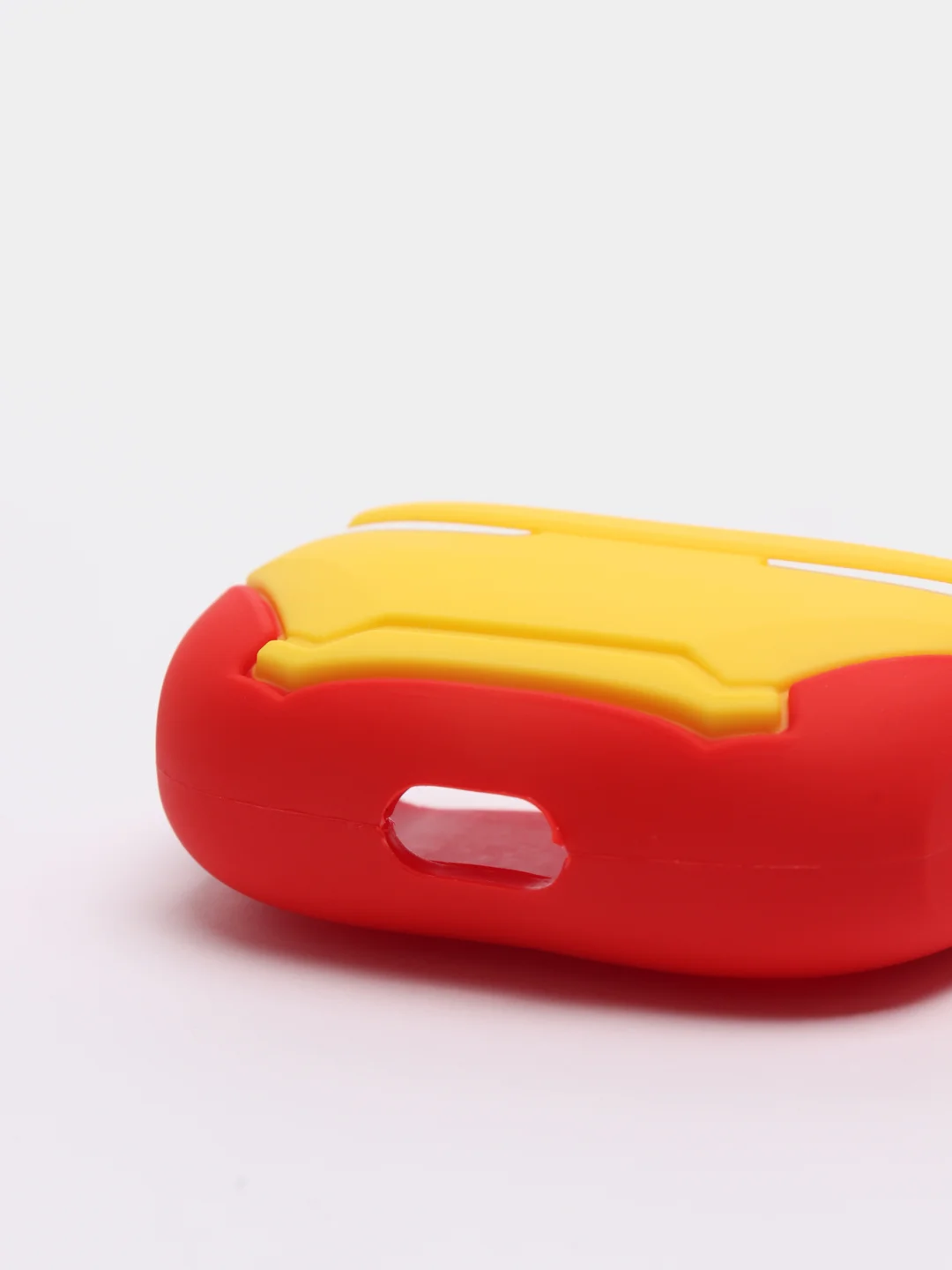 Багровый чехол для беспроводных наушников Apple AirPods 3 с карабином, силиконовый