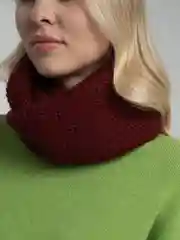 Багровый шарф женский, вязаный