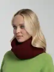 Багровый шарф женский, вязаный