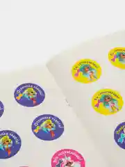 Прописи с наклейками "Hairdorables. Пишем цифры"