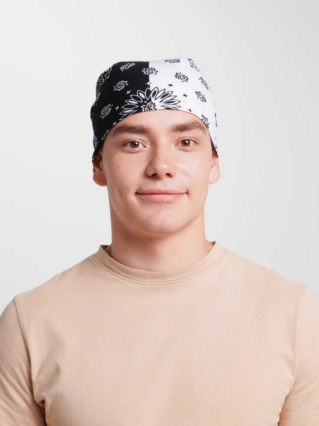 Угольный бандана