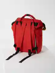 Красный рюкзак