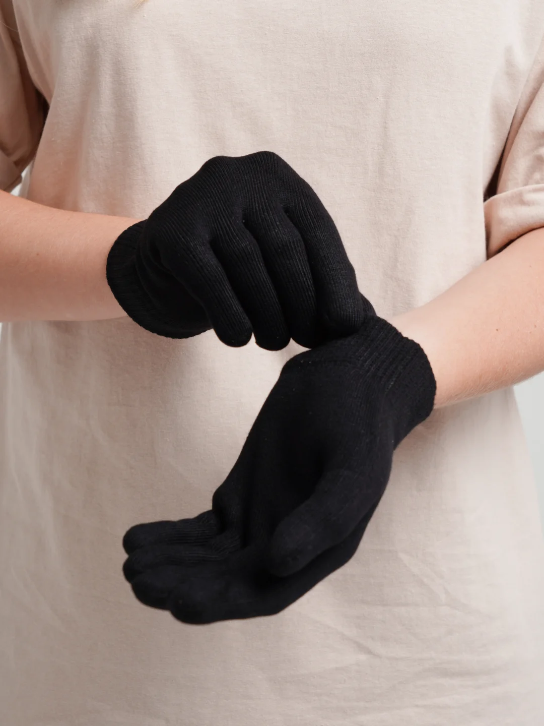 Черный перчатки гелевые увлажняющие Spa Gel Gloves многоразовые