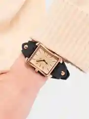 Черный часы наручные квадратные