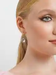 Золотой серьги капля кристалла