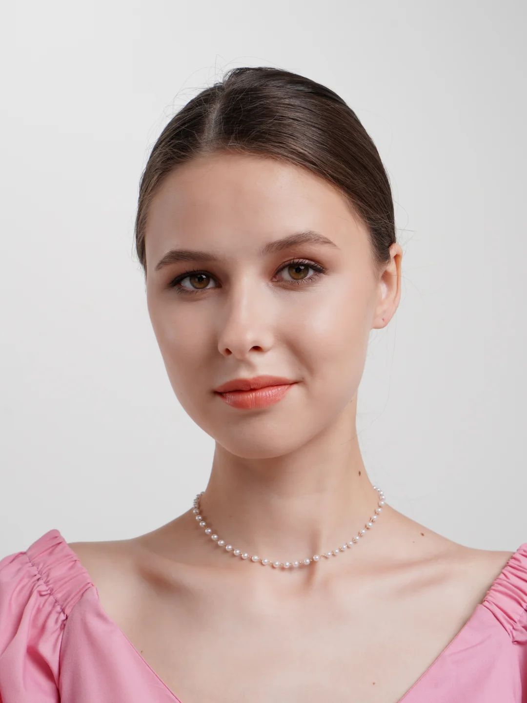 Белый цепочка на шею