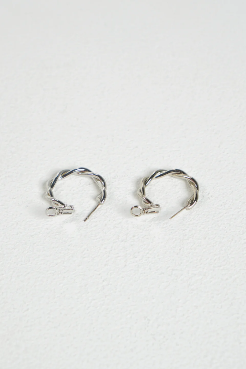 Серебряный витые объемные серьги-кольца, диаметр 2.5 см