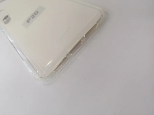 Черный силиконовый чехол Huawei P20