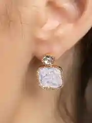 Белый серьги со стразами,  гвоздики