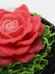Розовый букет из мыла, в куполе, подарок на 8 марта