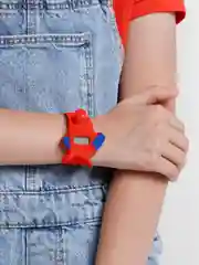 Красный часы с героями мультфильмов на ремешке, с батарейками