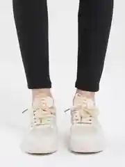 Бежевый женские кроссовки, белые