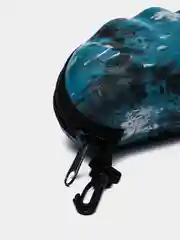Синий футляр для очков