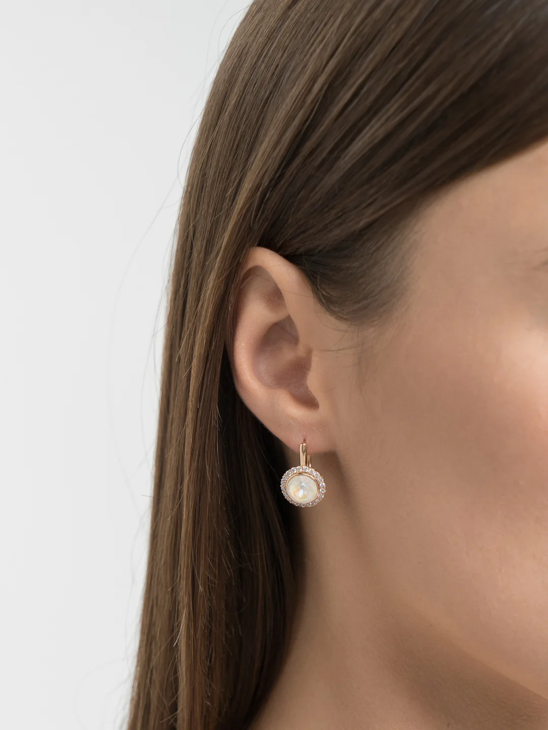 Кремовый серьги с камнем Swarovski, бижутерия