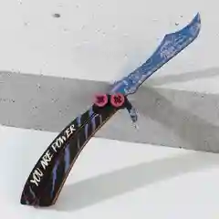 Красный нож-бабочка деревянный