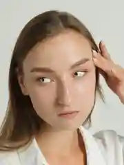 Белый контактные линзы, черные и белые