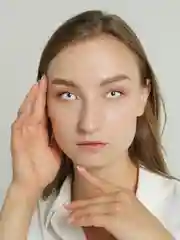 Белый контактные линзы, черные и белые
