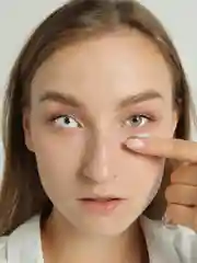 Белый контактные линзы, черные и белые
