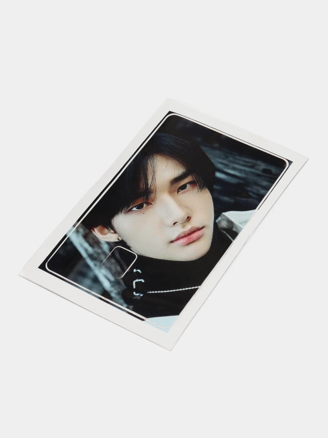 Бежевый меланж наклейка на банковскую карту stray kids