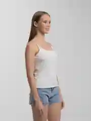 Белый топ с цепочкой